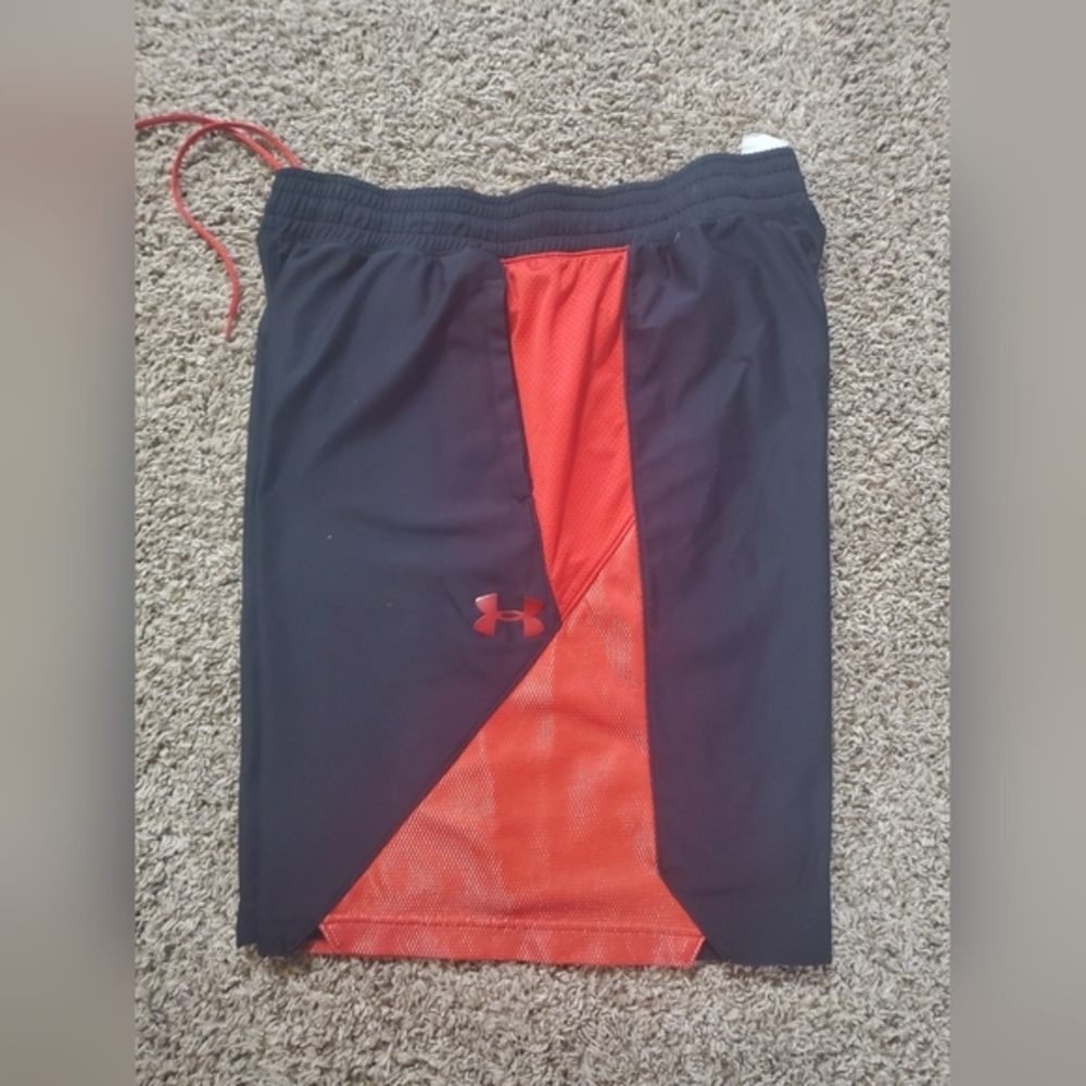 Under Armour basketball shorts‎